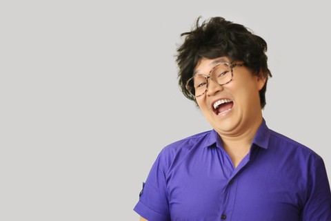 Xuân Hinh: trốn Tết để đỡ phải tốn kém, đỡ phải chào hỏi chứ gì? - Ảnh 2. Xuân Hinh: trốn Tết để đỡ phải tốn kém, đỡ phải chào hỏi chứ gì? - Ảnh 2.