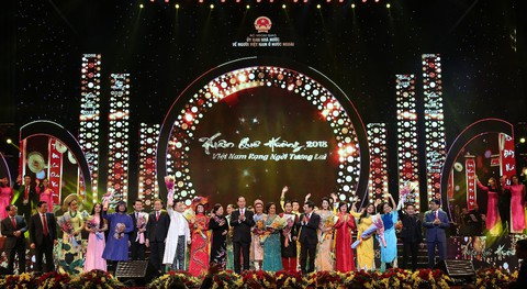 Xuân quê hương 2018: Ấm áp tình quê hương - Ảnh 1. Xuân quê hương 2018: Ấm áp tình quê hương - Ảnh 1.