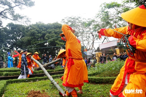 Thích thú với lễ dựng nêu đón Tết trong Hoàng cung Huế - Ảnh 5. Thích thú với lễ dựng nêu đón Tết trong Hoàng cung Huế - Ảnh 5.