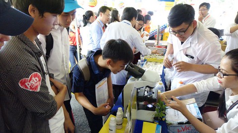 Tuyển sinh 2018: đổi cách làm tròn điểm, đầu vào sư phạm khắt khe - Ảnh 1. Tuyển sinh 2018: đổi cách làm tròn điểm, đầu vào sư phạm khắt khe - Ảnh 1.