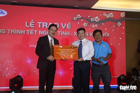 Đưa sinh viên về quê ăn Tết trên chuyến bay Tôi yêu Tổ quốc - Ảnh 1. Đưa sinh viên về quê ăn Tết trên chuyến bay Tôi yêu Tổ quốc - Ảnh 1.