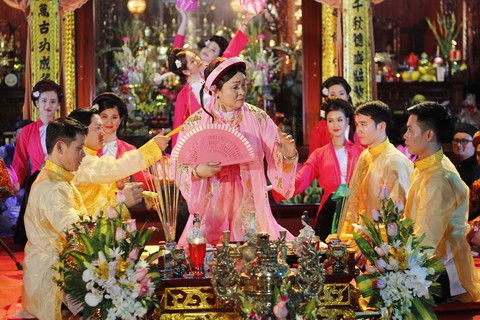 Xuân Hinh: trốn Tết để đỡ phải tốn kém, đỡ phải chào hỏi chứ gì? - Ảnh 11. Xuân Hinh: trốn Tết để đỡ phải tốn kém, đỡ phải chào hỏi chứ gì? - Ảnh 11.