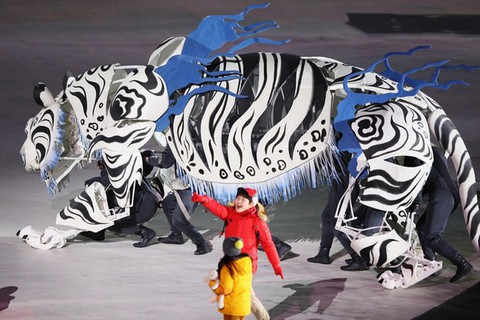 Lễ khai mạc Olympic mùa đông Pyeongchang rực rỡ và hiện đại - Ảnh 7. Lễ khai mạc Olympic mùa đông Pyeongchang rực rỡ và hiện đại - Ảnh 7.