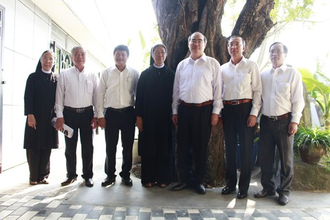 Bí thư Thành ủy Nguyễn Thiện Nhân chúc tết Dòng Mến Thánh giá Thủ Thiêm - Ảnh 3. Bí thư Thành ủy Nguyễn Thiện Nhân chúc tết Dòng Mến Thánh giá Thủ Thiêm - Ảnh 3.