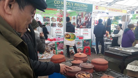 Đặc sản quê đổ bộ chợ Tết Sài Gòn - Hà Nội - Ảnh 1. Đặc sản quê đổ bộ chợ Tết Sài Gòn - Hà Nội - Ảnh 1.