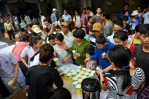 Bệnh nhi ung thư vui cùng Xuân yêu thương - Ảnh 5. Bệnh nhi ung thư vui cùng Xuân yêu thương - Ảnh 5.