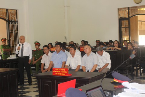 Tuyên án vụ chiếm đoạt 52 tỉ đồng tại Agribank Trà Vinh - Ảnh 2. Tuyên án vụ chiếm đoạt 52 tỉ đồng tại Agribank Trà Vinh - Ảnh 2.