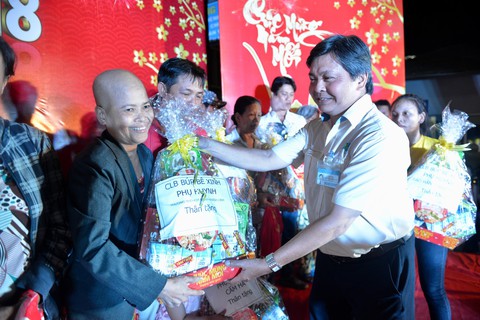 Bệnh nhi ung thư vui cùng Xuân yêu thương - Ảnh 9. Bệnh nhi ung thư vui cùng Xuân yêu thương - Ảnh 9.