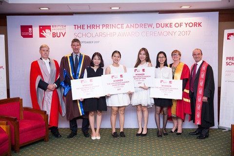 Bí kíp săn học bổng từ Quỹ học bổng 34 tỉ đồng của Đại học Anh Quốc Việt Nam - Ảnh 1. Bí kíp săn học bổng từ Quỹ học bổng 34 tỉ đồng của Đại học Anh Quốc Việt Nam - Ảnh 1.