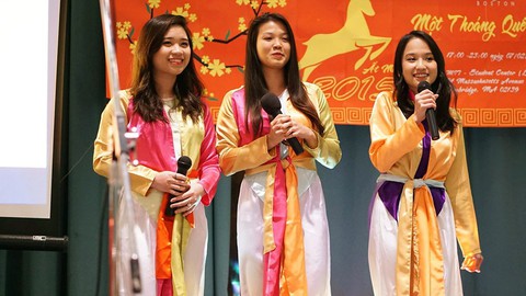Du học sinh rộn ràng mừng năm mới - Ảnh 1. Du học sinh rộn ràng mừng năm mới - Ảnh 1.