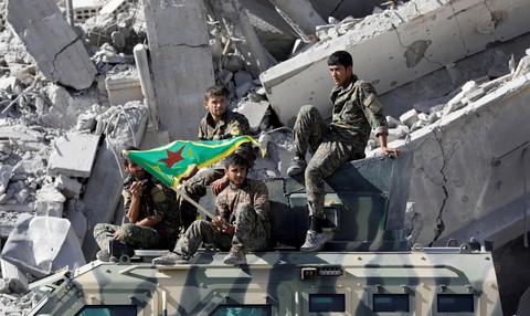 Al Qaeda ra sức tuyển mộ phiến quân IS - Ảnh 1. Al Qaeda ra sức tuyển mộ phiến quân IS - Ảnh 1.