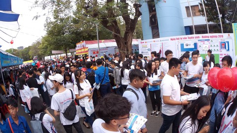 ‘Thời điểm vàng’ để học sinh giải tỏa thắc mắc về kỳ thi THPT quốc gia - Ảnh 12. ‘Thời điểm vàng’ để học sinh giải tỏa thắc mắc về kỳ thi THPT quốc gia - Ảnh 12.