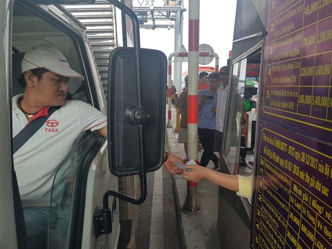 Tiếp tục miễn, giảm phí BOT Cần Thơ - Phụng Hiệp trước 20-1 - Ảnh 4. Tiếp tục miễn, giảm phí BOT Cần Thơ - Phụng Hiệp trước 20-1 - Ảnh 4.