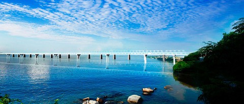 Thủ tướng nhấn nút khởi công cầu Đà Rằng mới - Ảnh 3. Thủ tướng nhấn nút khởi công cầu Đà Rằng mới - Ảnh 3.