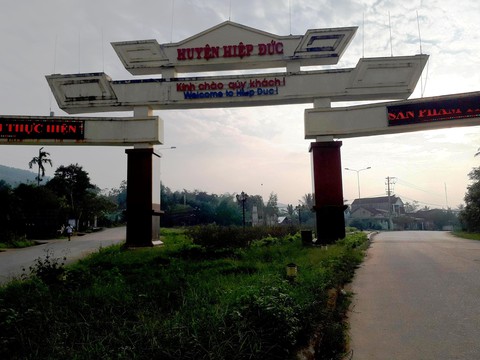 Thu hồi quyết định bổ nhiệm con trai nguyên phó bí thư huyện - Ảnh 1. Thu hồi quyết định bổ nhiệm con trai nguyên phó bí thư huyện - Ảnh 1.