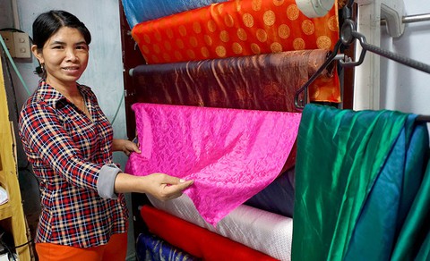 Làng dệt lụa Mã Châu hồi sinh - Ảnh 4. Làng dệt lụa Mã Châu hồi sinh - Ảnh 4.