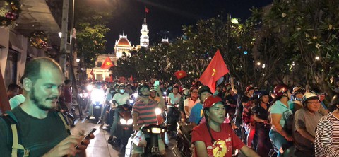 Phó Thủ tướng chỉ đạo ngăn đua xe sau trận thắng U23 Việt Nam - Ảnh 2. Phó Thủ tướng chỉ đạo ngăn đua xe sau trận thắng U23 Việt Nam - Ảnh 2.