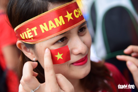 Người hâm mộ cuồng nhiệt cùng U23 Việt Nam trong trận bán kết lịch sử - Ảnh 3. Người hâm mộ cuồng nhiệt cùng U23 Việt Nam trong trận bán kết lịch sử - Ảnh 3.