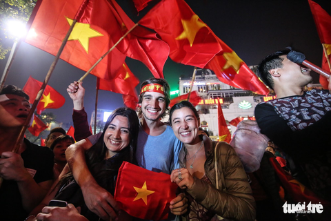 CĐV ngoại đặt niềm tin vào cơn địa chấn U23 Việt Nam - Ảnh 16. CĐV ngoại đặt niềm tin vào cơn địa chấn U23 Việt Nam - Ảnh 16.