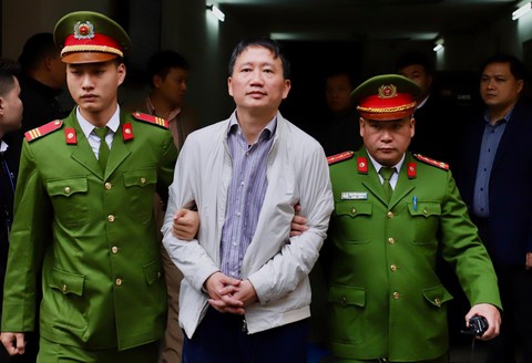 Phạt ông Đinh La Thăng 13 năm tù, ông Trịnh Xuân Thanh tù chung thân - Ảnh 2. Phạt ông Đinh La Thăng 13 năm tù, ông Trịnh Xuân Thanh tù chung thân - Ảnh 2.