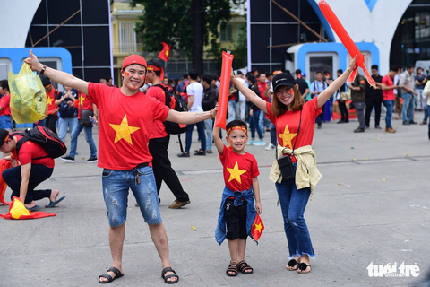 Người hâm mộ cuồng nhiệt cùng U23 Việt Nam trong trận bán kết lịch sử - Ảnh 14. Người hâm mộ cuồng nhiệt cùng U23 Việt Nam trong trận bán kết lịch sử - Ảnh 14.