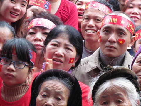 Xem chung kết với gia đình tuyển thủ: Các con đã thi đấu hết mình! - Ảnh 18. Xem chung kết với gia đình tuyển thủ: Các con đã thi đấu hết mình! - Ảnh 18.