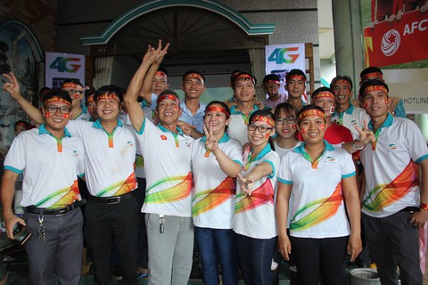 Xem chung kết với gia đình tuyển thủ: Các con đã thi đấu hết mình! - Ảnh 26. Xem chung kết với gia đình tuyển thủ: Các con đã thi đấu hết mình! - Ảnh 26.