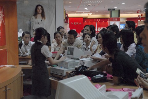 Bán lẻ Việt tăng trưởng, sao Parkson lại đóng cửa? - Ảnh 2. Bán lẻ Việt tăng trưởng, sao Parkson lại đóng cửa? - Ảnh 2.