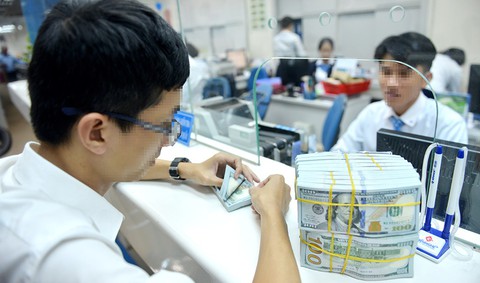 Ngân hàng góp phần tăng giá USD - Ảnh 1. Ngân hàng góp phần tăng giá USD - Ảnh 1.