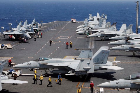 Tàu sân bay Mỹ USS Carl Vinson thăm Việt Nam để làm gì? - Ảnh 1. Tàu sân bay Mỹ USS Carl Vinson thăm Việt Nam để làm gì? - Ảnh 1.