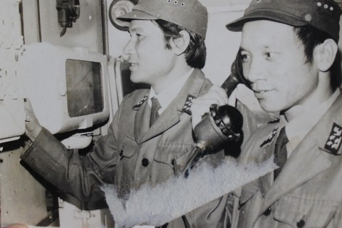 30 năm ngày 14-3: Lao tàu lên đảo Đá Lớn - Ảnh 1. 30 năm ngày 14-3: Lao tàu lên đảo Đá Lớn - Ảnh 1.