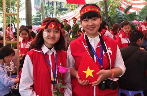 Lễ hội hoa đào chào mừng người hiến máu tình nguyện - Ảnh 2. Lễ hội hoa đào chào mừng người hiến máu tình nguyện - Ảnh 2.