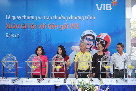 Gần 600 khách hàng trúng vàng khi gửi tiết kiệm tại VIB - Ảnh 3. Gần 600 khách hàng trúng vàng khi gửi tiết kiệm tại VIB - Ảnh 3.