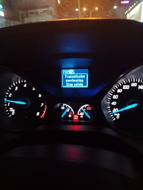 Xe lỗi hộp số, khách hàng kiện Ford Việt Nam ra toà - Ảnh 2. Xe lỗi hộp số, khách hàng kiện Ford Việt Nam ra toà - Ảnh 2.