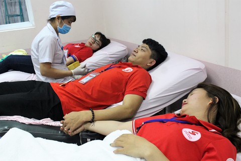 Hiến máu đầu năm, nhận lì xì may mắn - Ảnh 2. Hiến máu đầu năm, nhận lì xì may mắn - Ảnh 2.