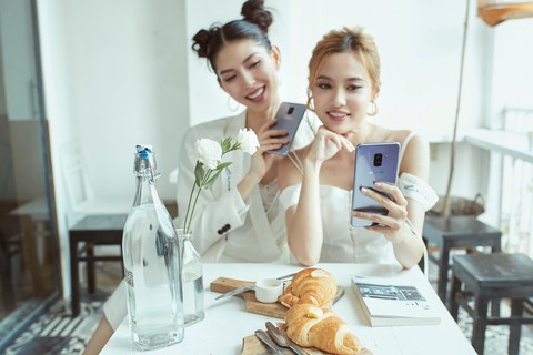 Đằng sau những bức ảnh selfie cực chất của Fung La - Ảnh 2. Đằng sau những bức ảnh selfie cực chất của Fung La - Ảnh 2.