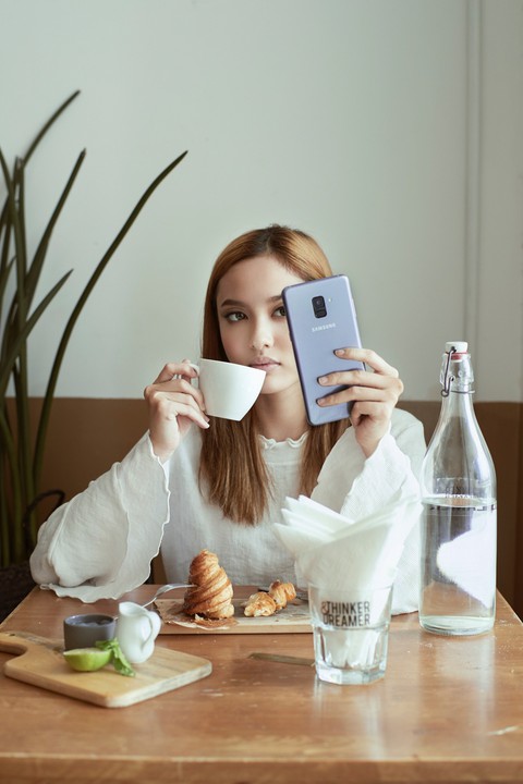 Đằng sau những bức ảnh selfie cực chất của Fung La - Ảnh 4. Đằng sau những bức ảnh selfie cực chất của Fung La - Ảnh 4.