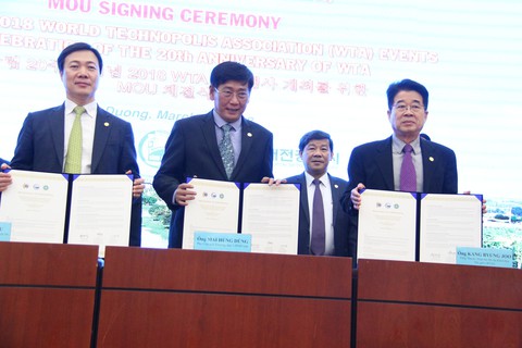 435 triệu USD vốn FDI đầu tư vào Bình Dương - Ảnh 3. 435 triệu USD vốn FDI đầu tư vào Bình Dương - Ảnh 3.