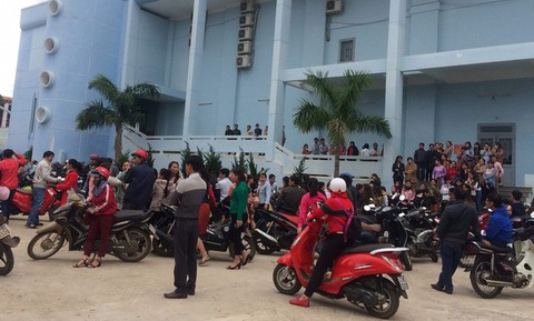 Tuyển ồ ạt dư 500 giáo viên là do quy định mới? - Ảnh 1. Tuyển ồ ạt dư 500 giáo viên là do quy định mới? - Ảnh 1.