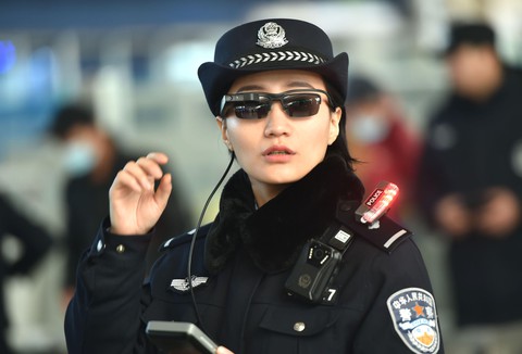 Mỹ siết visa với nhóm dân Trung Quốc thuộc ngành nhạy cảm - Ảnh 1. Mỹ siết visa với nhóm dân Trung Quốc thuộc ngành nhạy cảm - Ảnh 1.