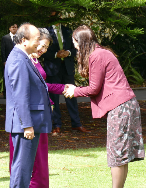 Lễ đón đặc biệt của New Zealand dành cho Thủ tướng Nguyễn Xuân Phúc - Ảnh 6. Lễ đón đặc biệt của New Zealand dành cho Thủ tướng Nguyễn Xuân Phúc - Ảnh 6.