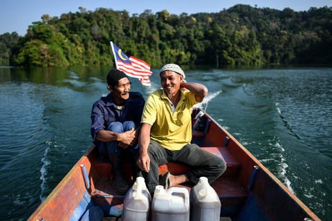 Săn mật ong trên những ngọn cây chọc trời ở Malaysia - Ảnh 20. Săn mật ong trên những ngọn cây chọc trời ở Malaysia - Ảnh 20.