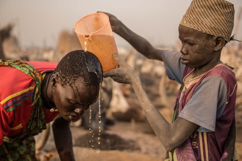 Trải nghiệm cuộc sống chăn bò của người Dinka ở Nam Sudan - Ảnh 12. Trải nghiệm cuộc sống chăn bò của người Dinka ở Nam Sudan - Ảnh 12.
