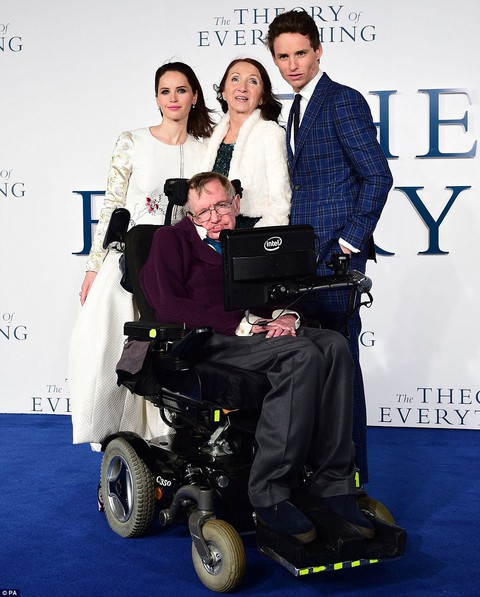 The Theory of Everything: cuộc đời Stephen Hawking qua điện ảnh - Ảnh 5. The Theory of Everything: cuộc đời Stephen Hawking qua điện ảnh - Ảnh 5.