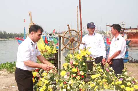 Xúc động buổi hội ngộ tưởng niệm các liệt sĩ Gạc Ma - Ảnh 1. Xúc động buổi hội ngộ tưởng niệm các liệt sĩ Gạc Ma - Ảnh 1.