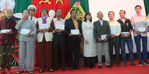 Xúc động buổi hội ngộ tưởng niệm các liệt sĩ Gạc Ma - Ảnh 4. Xúc động buổi hội ngộ tưởng niệm các liệt sĩ Gạc Ma - Ảnh 4.