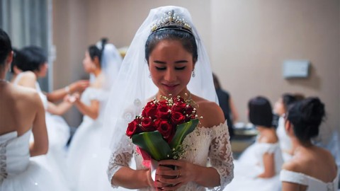 Tỉ lệ ly hôn cao, báo Trung Quốc khuyên đừng chờ Mr. Hoàn hảo - Ảnh 1. Tỉ lệ ly hôn cao, báo Trung Quốc khuyên đừng chờ Mr. Hoàn hảo - Ảnh 1.
