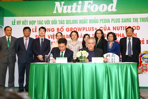 ‘Visa’ đưa sữa Nutifood vào Mỹ - Ảnh 1. ‘Visa’ đưa sữa Nutifood vào Mỹ - Ảnh 1.
