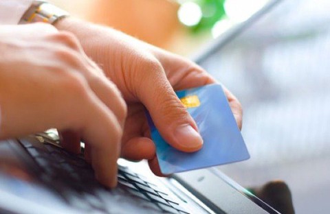 Hà Nội triển khai thanh toán bảo hiểm không dùng tiền mặt - Ảnh 1. Hà Nội triển khai thanh toán bảo hiểm không dùng tiền mặt - Ảnh 1.