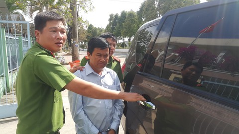 Bắt cán bộ thuế tham ô 213 triệu đồng - Ảnh 1. Bắt cán bộ thuế tham ô 213 triệu đồng - Ảnh 1.